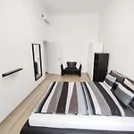 Astoria 3 Bdrm Apartment