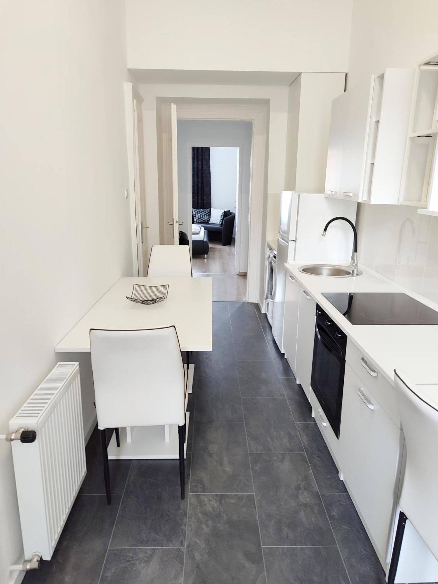 Apartment Astoria 3 Bdrm